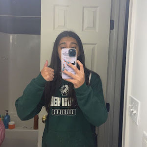 Meet your Posher, Esperanza